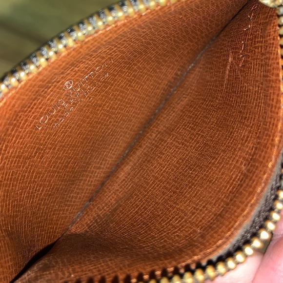Authentic Louis Vuitton Etui Monogram Key Cles Coin Pouch - Picture 14 of 14
